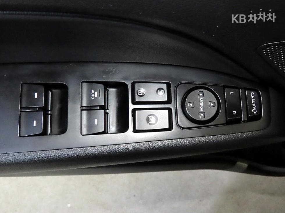 Хюндай Avante (Elantra)AD1.6 GDi Modern Специал (специален признак/издание) - 13