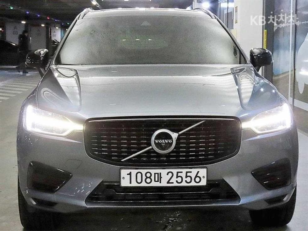 Volvo XC60 Второ поколениеT8 R-Design - 2