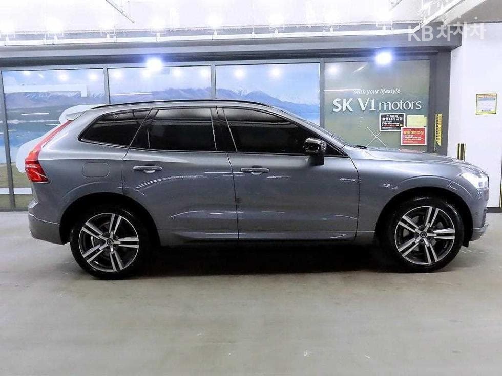 Volvo XC60 Второ поколениеT8 R-Design - 3