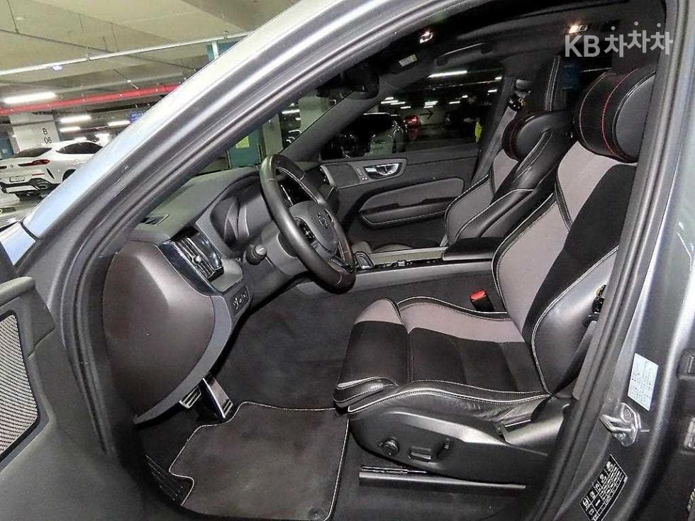 Volvo XC60 Второ поколениеT8 R-Design - 6