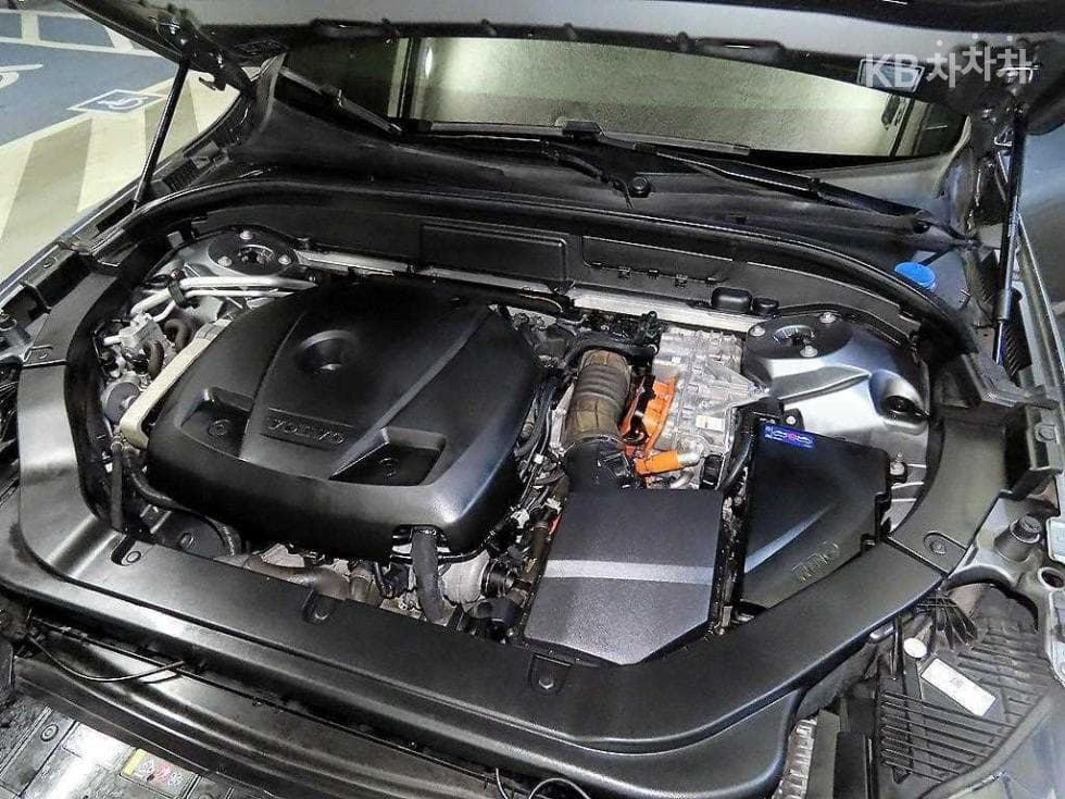 Volvo XC60 Второ поколениеT8 R-Design - 19