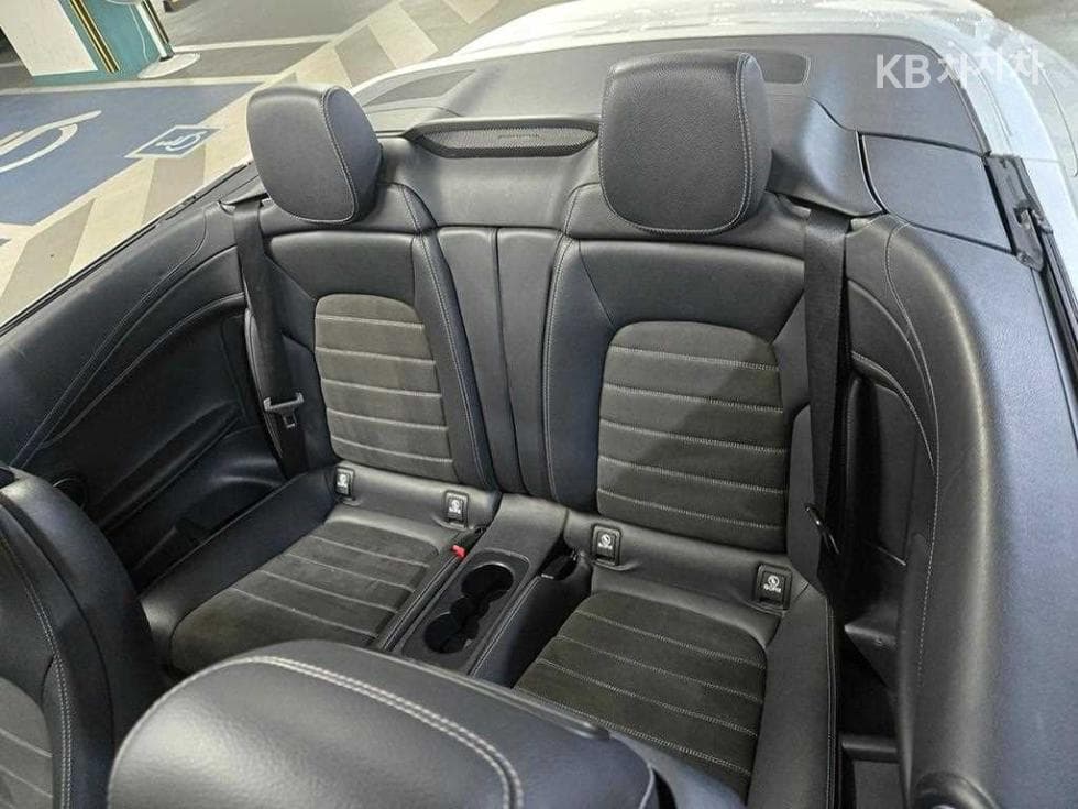 Mercedes-Benz The New (фейслифт) C-КласC200 Cabriolet - 8
