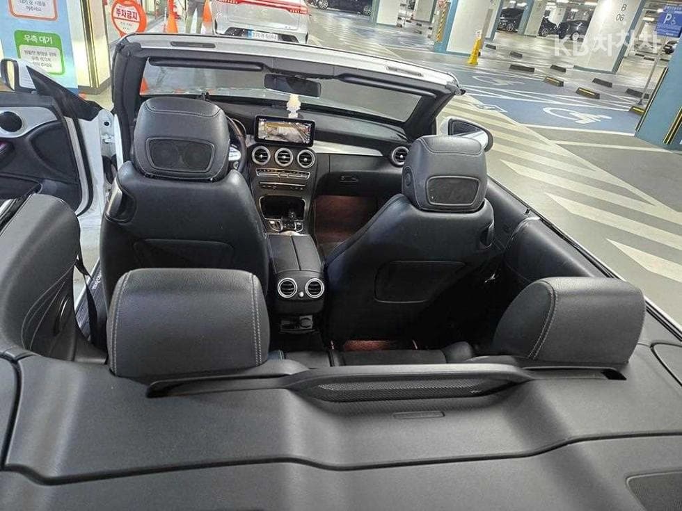 Mercedes-Benz The New (фейслифт) C-КласC200 Cabriolet - 9