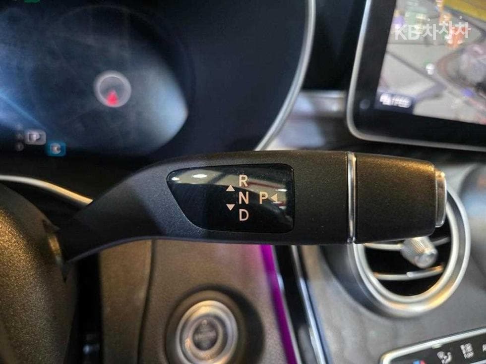 Mercedes-Benz The New (фейслифт) C-КласC200 Cabriolet - 14
