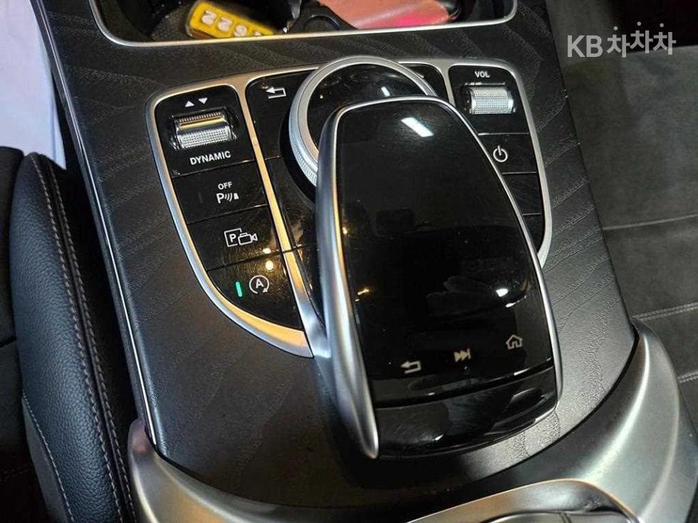 Mercedes-Benz The New (фейслифт) C-КласC200 Cabriolet - 15