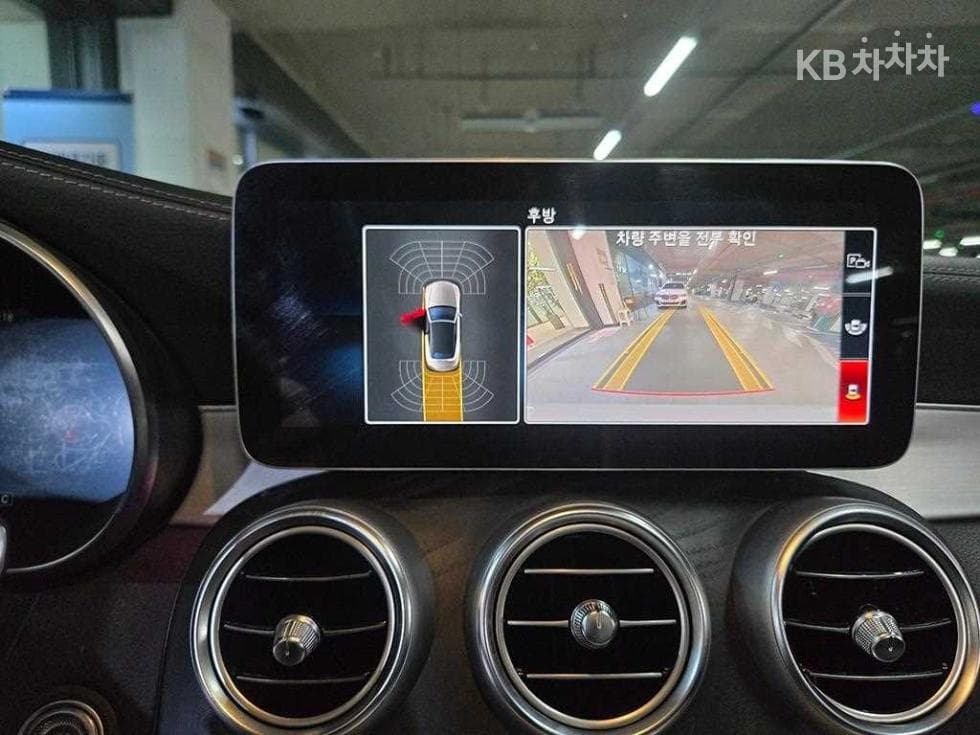 Mercedes-Benz The New (фейслифт) C-КласC200 Cabriolet - 18