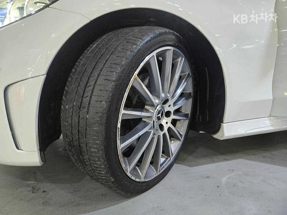 Mercedes-Benz The New (фейслифт) C-КласC200 Cabriolet - 20
