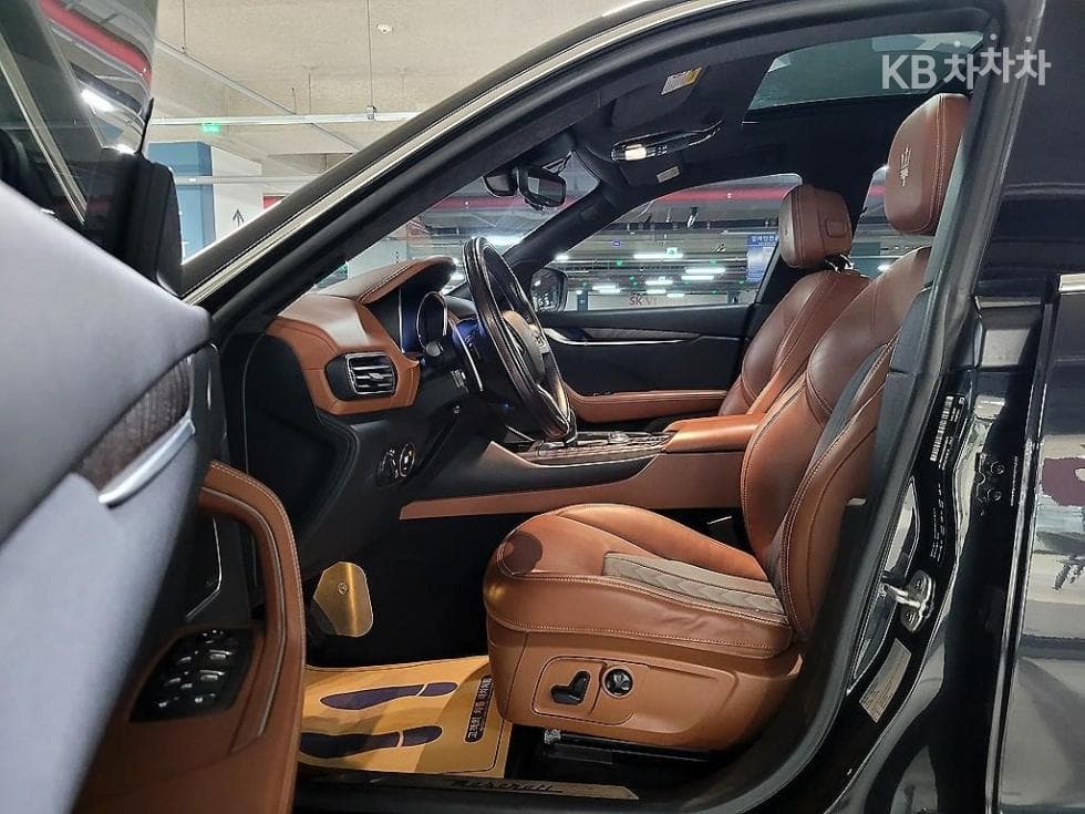 마세라티 르반떼3.0 AWD 그란 루쏘 - 7