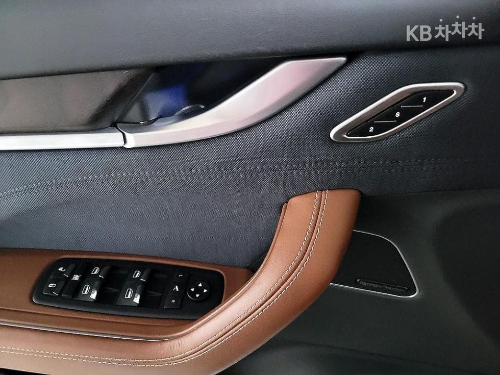 마세라티 르반떼3.0 AWD 그란 루쏘 - 13