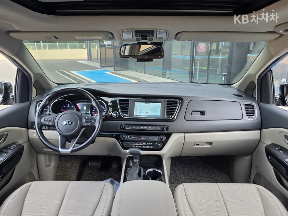 Kia The New (facelift) Carnival9-seater 2.2 Diesel Noblesse Special (special feature/edition) - 7