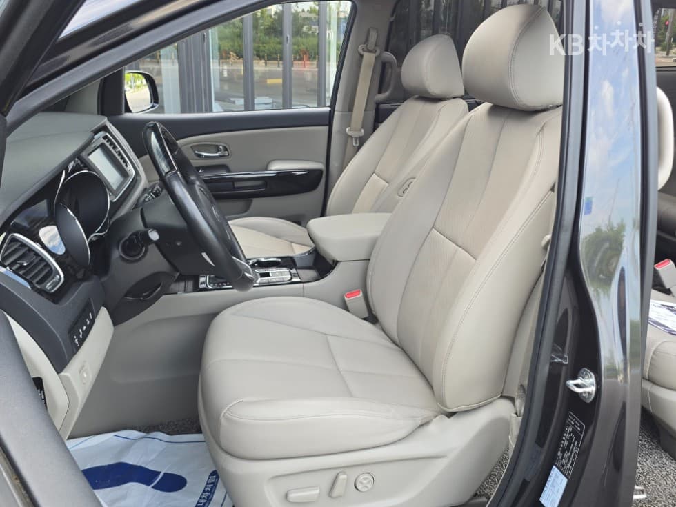 Kia The New (facelift) Carnival9-seater 2.2 Diesel Noblesse Special (special feature/edition) - 8