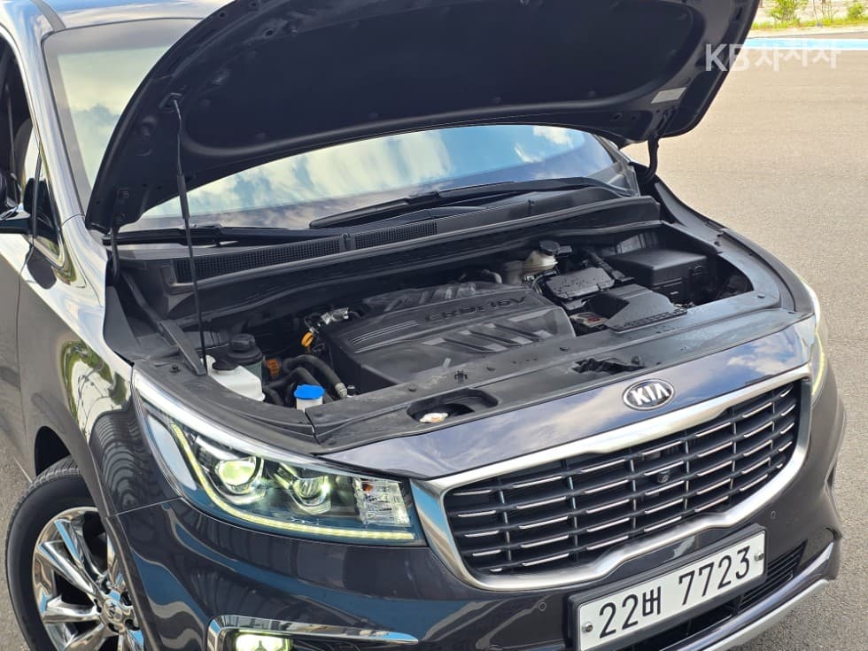 Kia The New (facelift) Carnival9-seater 2.2 Diesel Noblesse Special (special feature/edition) - 20