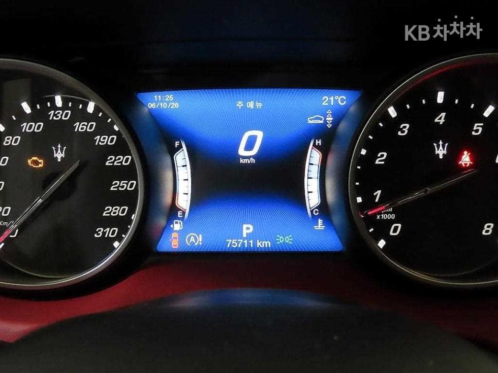 마세라티 르반떼3.0 AWD Стандартен - 9