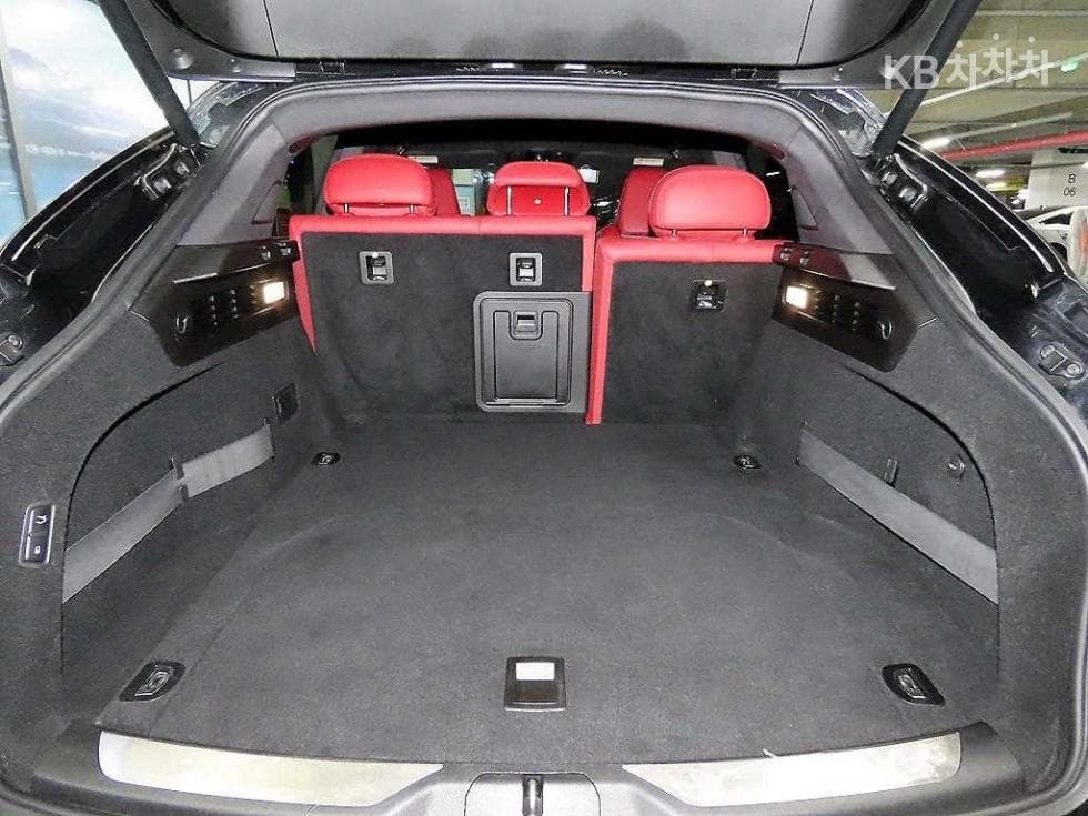 마세라티 르반떼3.0 AWD Стандартен - 17