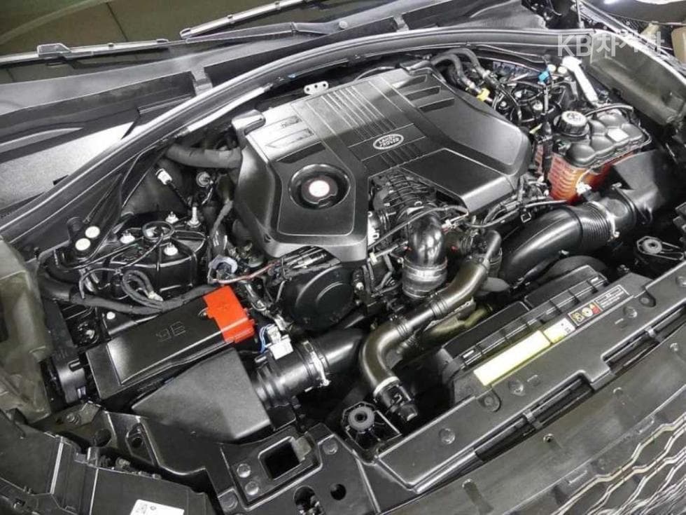 Land Rover Range Rover 벨라3.0 D300 R-Dynamic HSE - 5