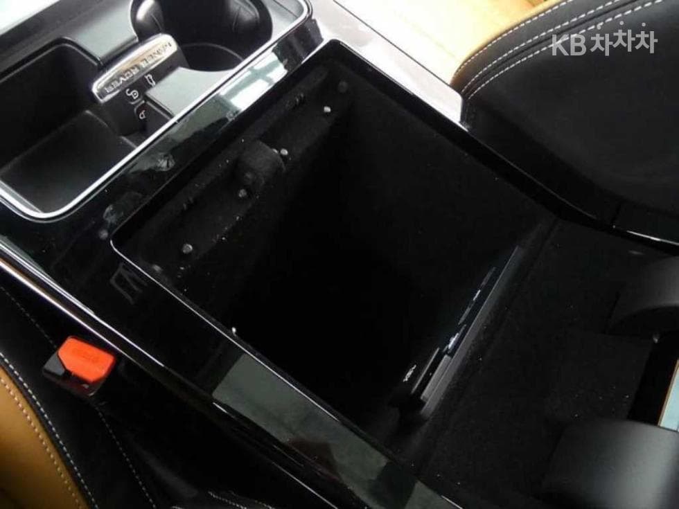 Land Rover Range Rover 벨라3.0 D300 R-Dynamic HSE - 18