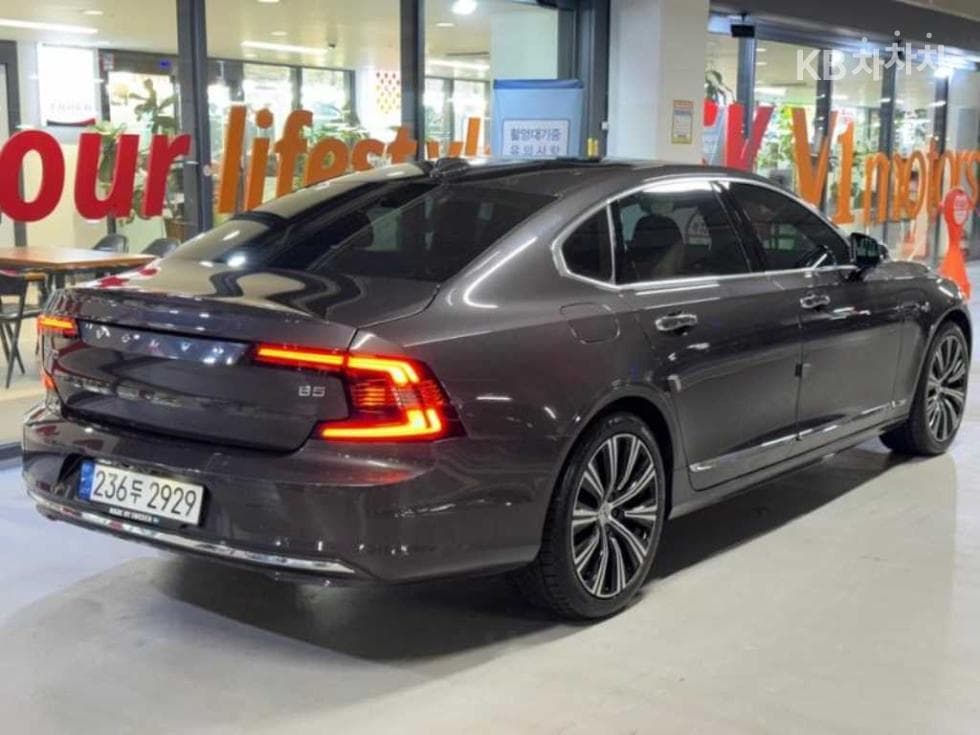 Volvo S90 Второ поколениеB5 Inscription - 4