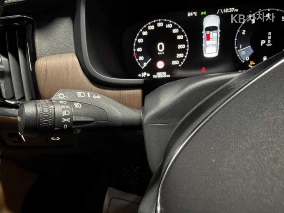 Volvo S90 Второ поколениеB5 Inscription - 14