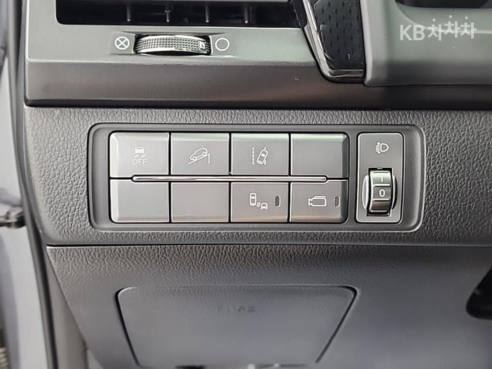 КейДжи Мобилити Rexton 스포츠2.2 4x4 Престиж Специал (специален признак/издание) - 16