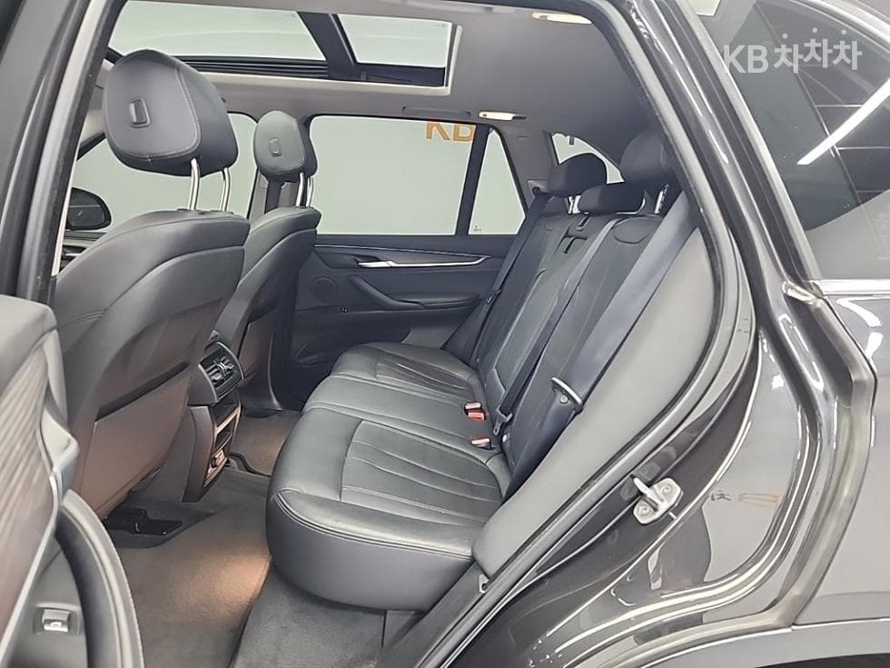 BMW X5 (F15)xDrive 30d Стандартен - 12