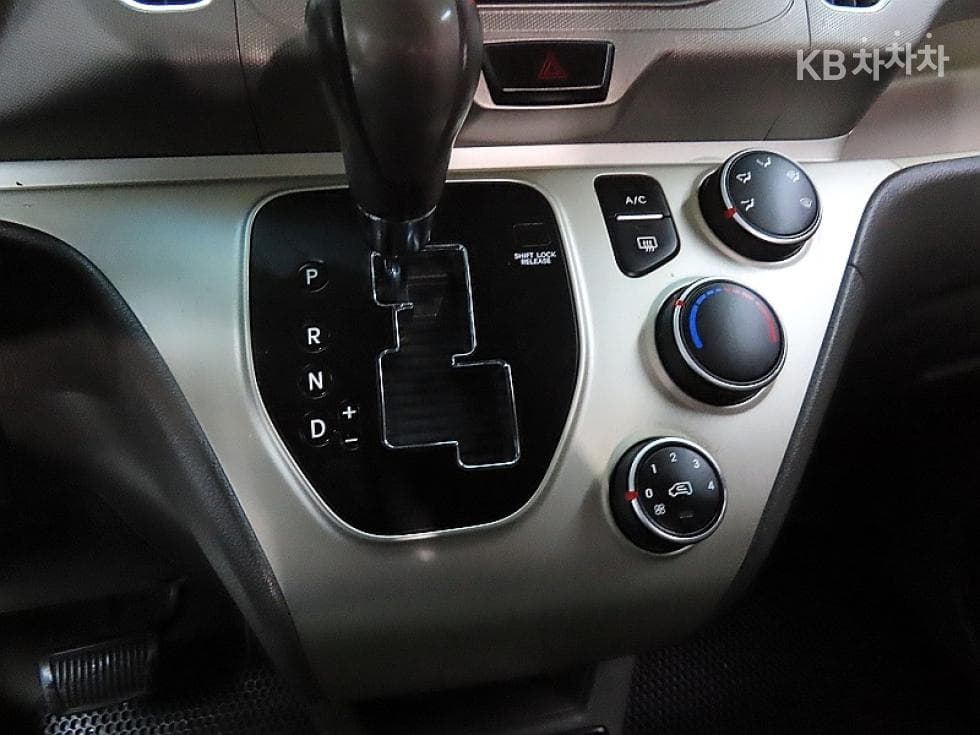 Kia Ray (van)1.0 Gasoline Luxury - 9