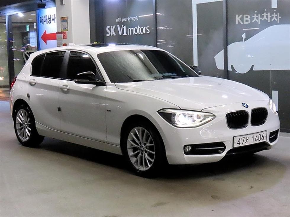 BMW Нов1시리즈 118d 스포츠 Стандартен - Image 1