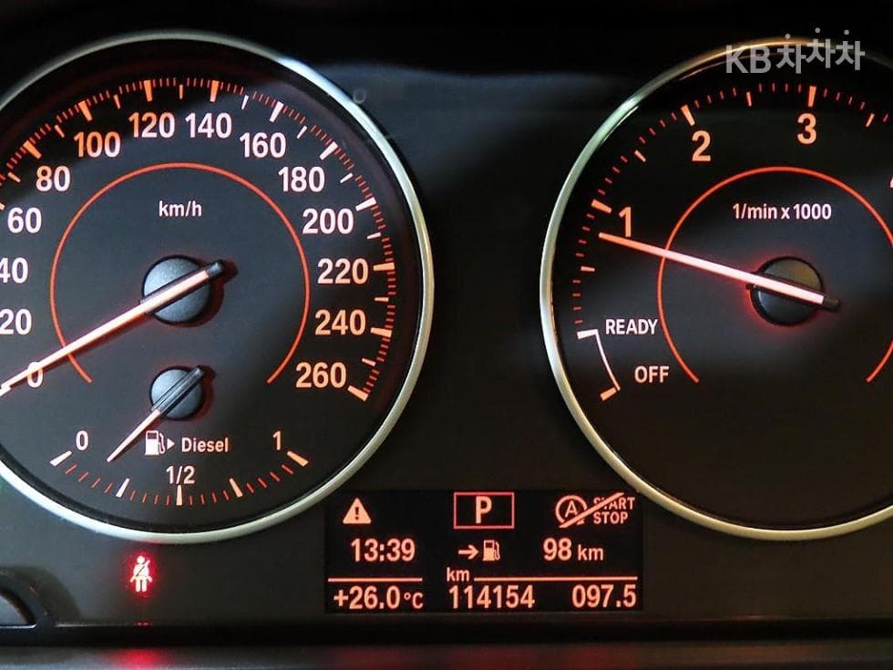 BMW Нов1시리즈118d 스포츠 Стандартен - 9