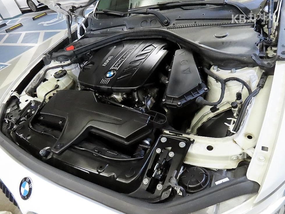 BMW Нов1시리즈118d 스포츠 Стандартен - 19