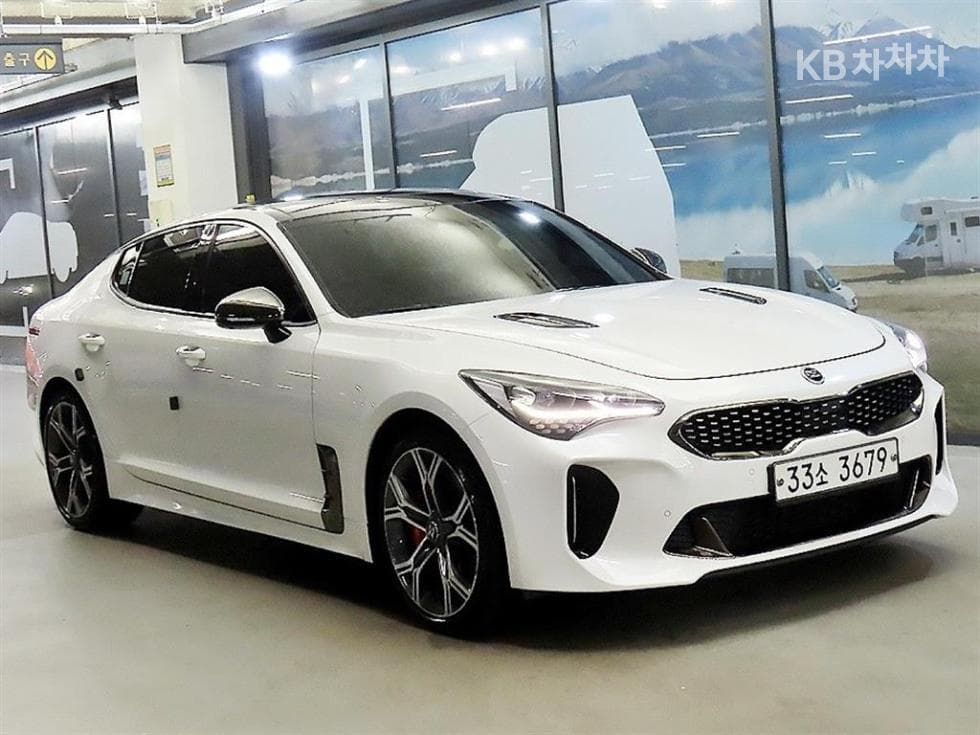 Киа Stinger 2.0 Турбо 4x4 플래티넘 - Image 1