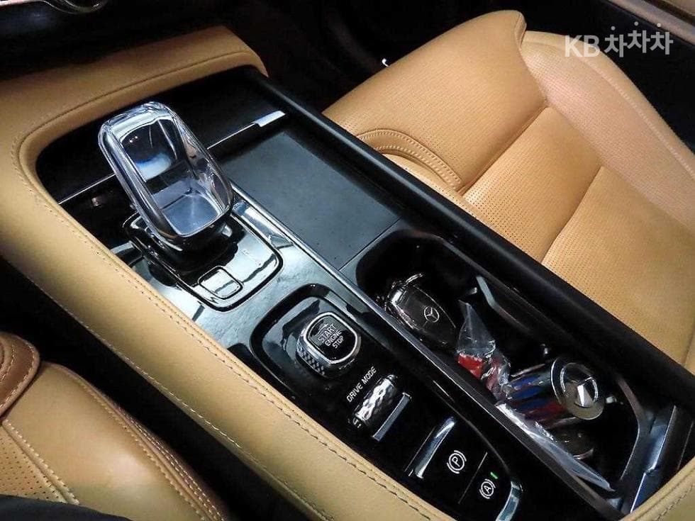 Volvo All New XC90T8 Inscription - 12