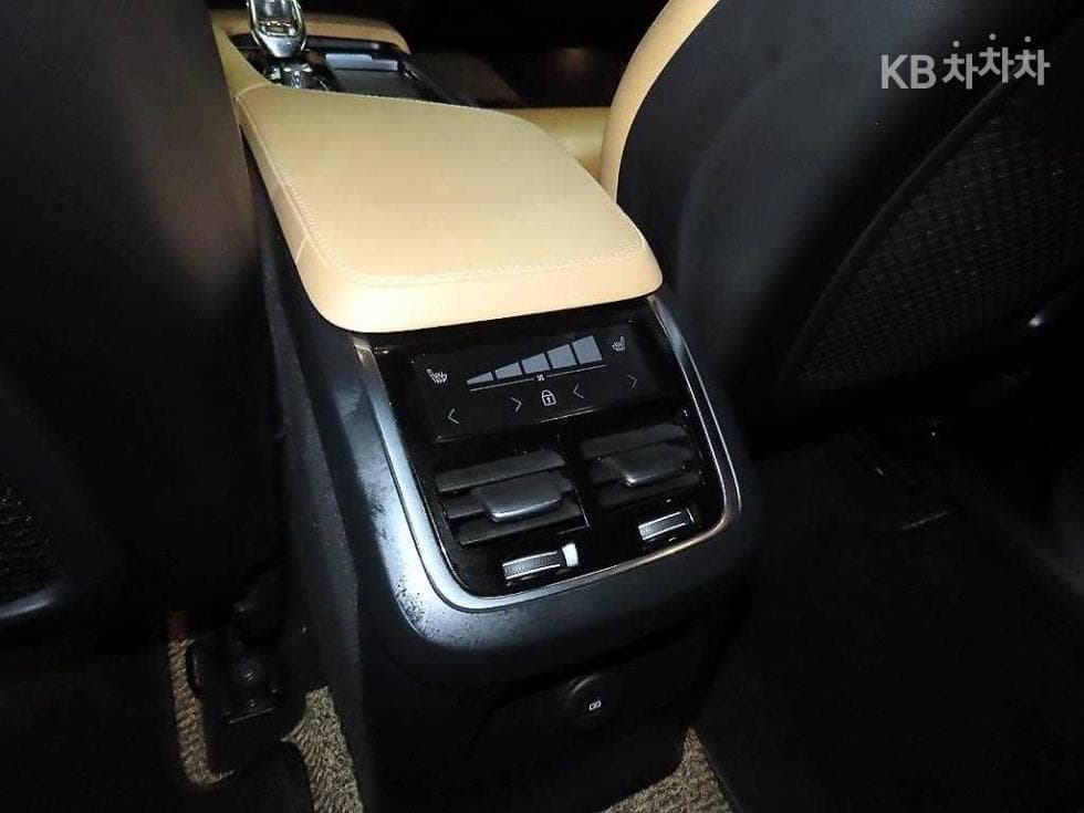 Volvo All New XC90T8 Inscription - 14
