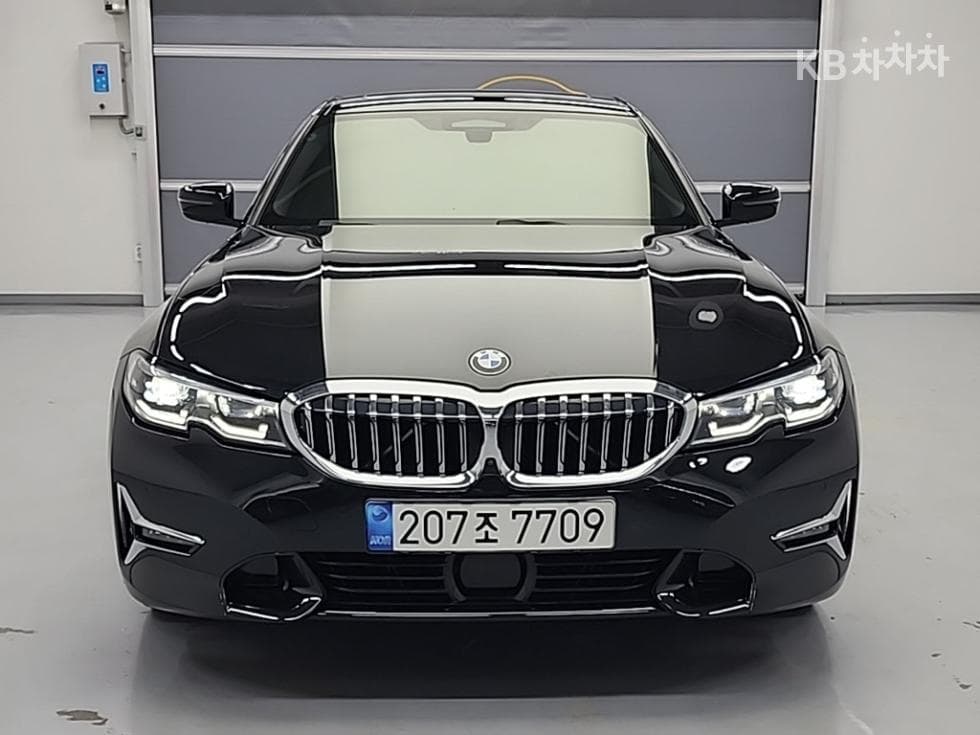 BMW 3 Series (G20)320i Luxury - 2