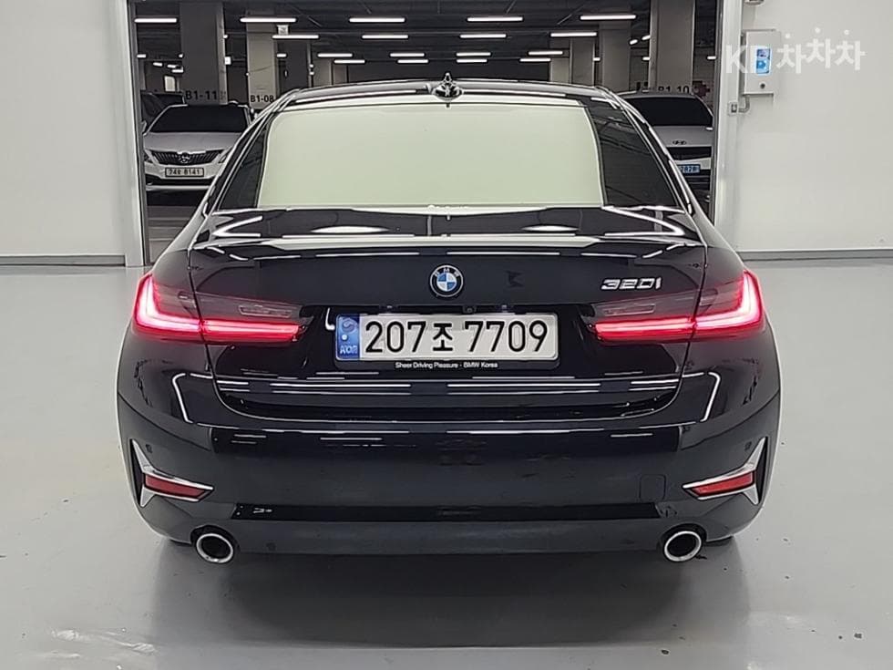 BMW 3 Series (G20)320i Luxury - 3