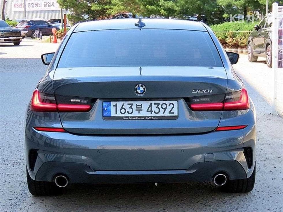 BMW 3 Series (G20)320i M Sport - 4