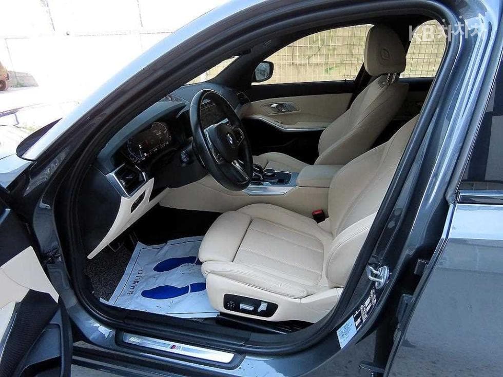 BMW 3 Series (G20)320i M Sport - 5
