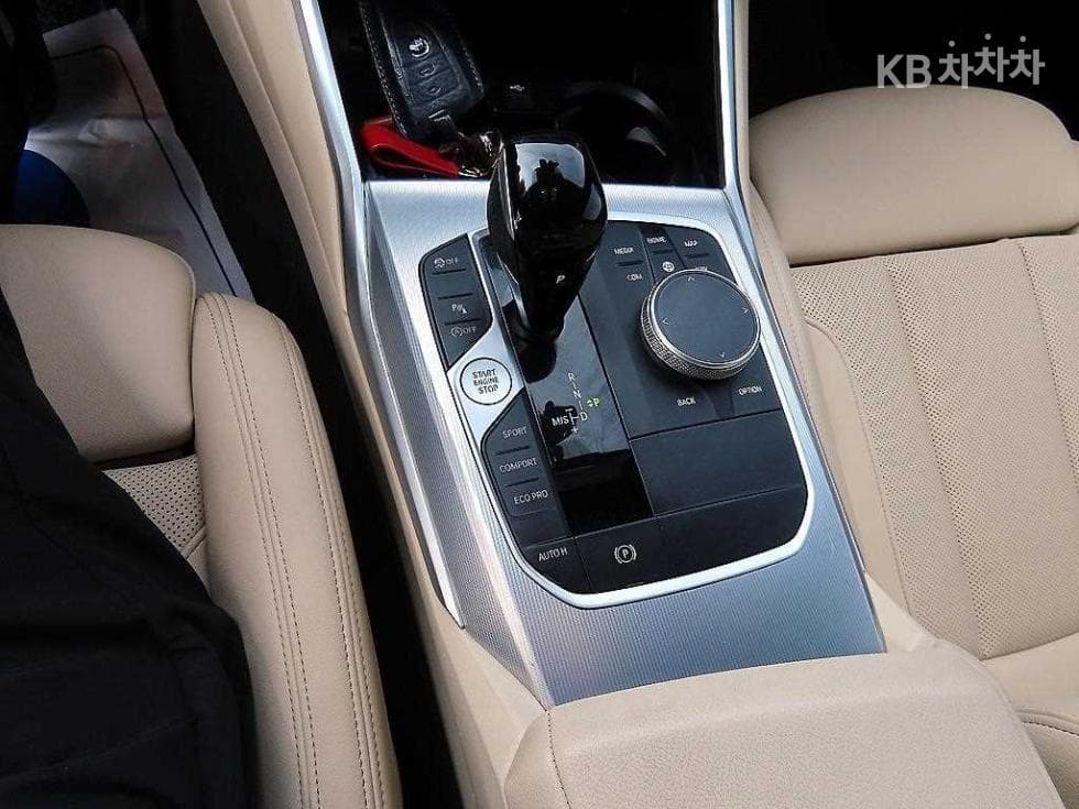 BMW 3 Series (G20)320i M Sport - 10
