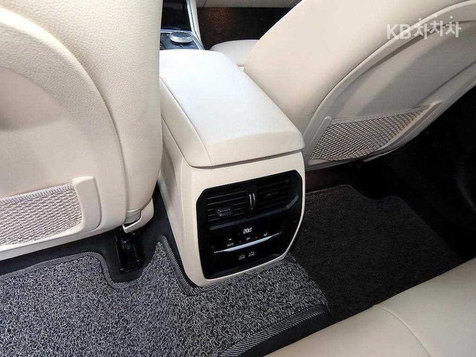 BMW 3 Series (G20)320i M Sport - 17