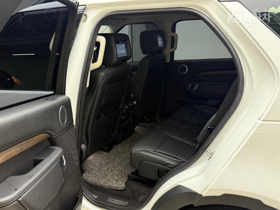 Land Rover 디스커버리53.0 TD6 HSE Luxury - 8