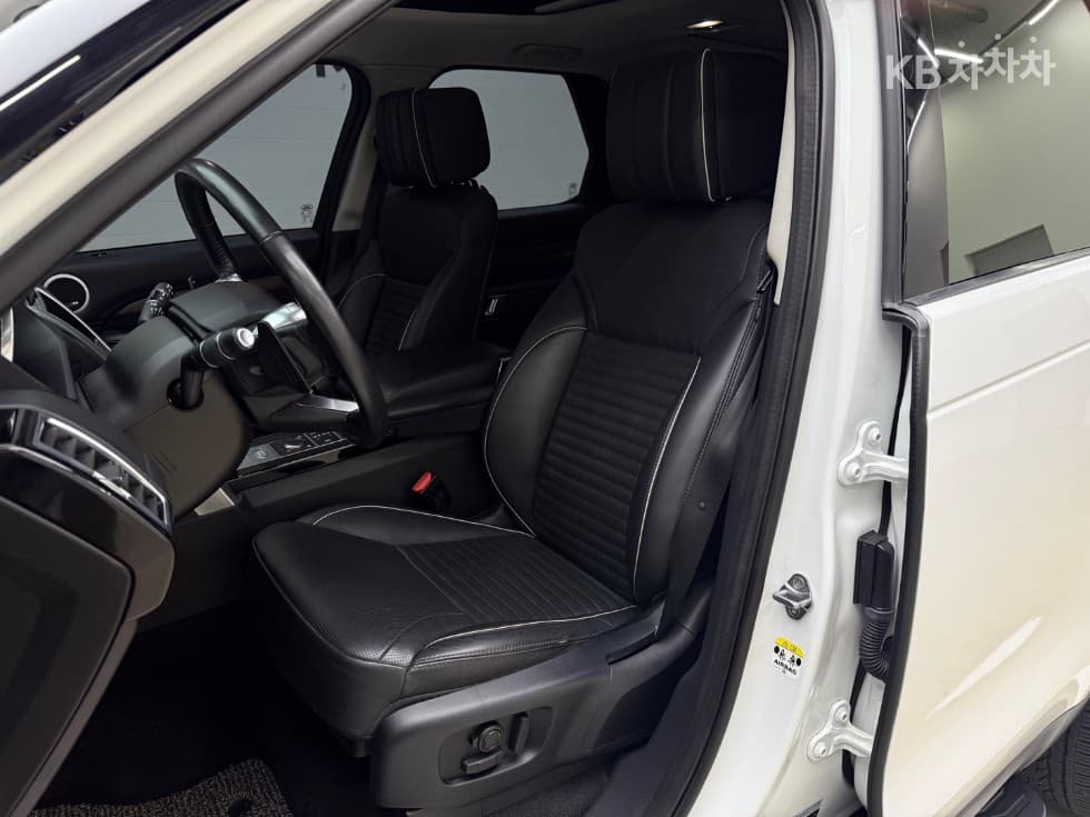 Land Rover 디스커버리53.0 TD6 HSE Luxury - 9