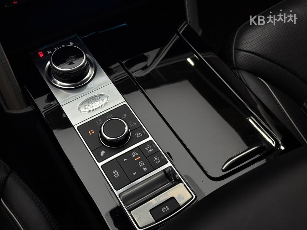 Land Rover 디스커버리53.0 TD6 HSE Luxury - 15