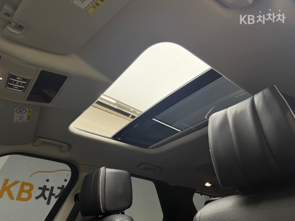 Land Rover 디스커버리53.0 TD6 HSE Luxury - 23