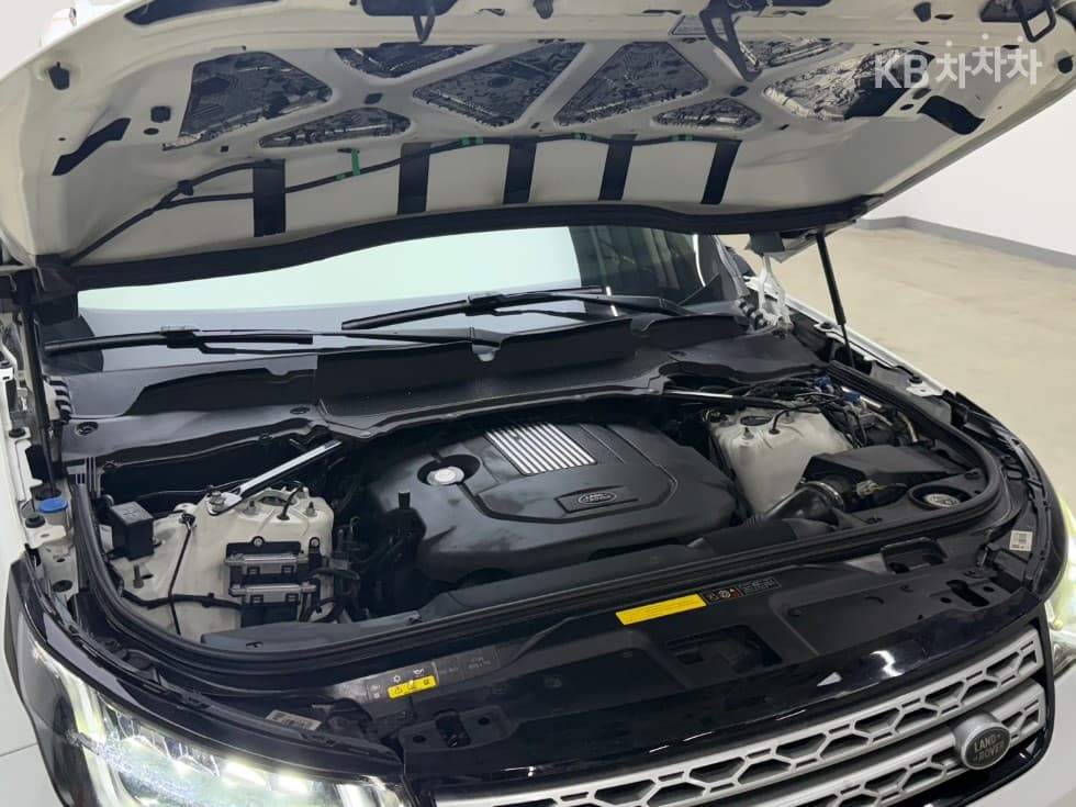 Land Rover 디스커버리53.0 TD6 HSE Luxury - 24