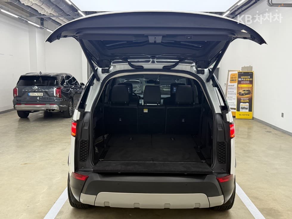 Land Rover 디스커버리53.0 TD6 HSE Luxury - 25