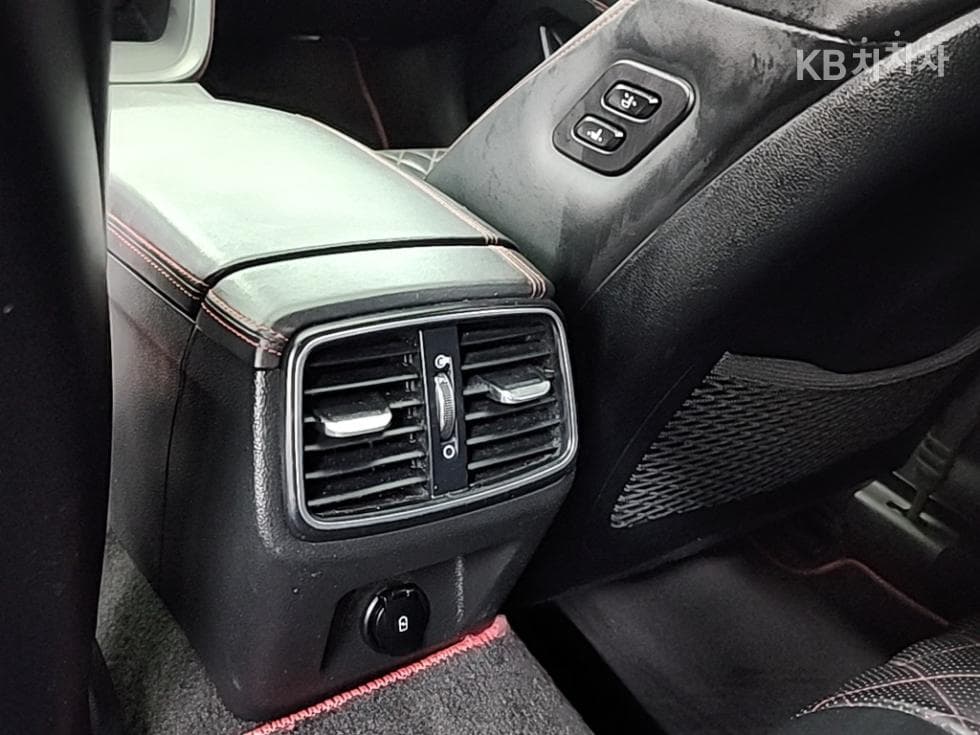 Genesis G70 SPORT3.3T SPORT AWD Prestige - 13