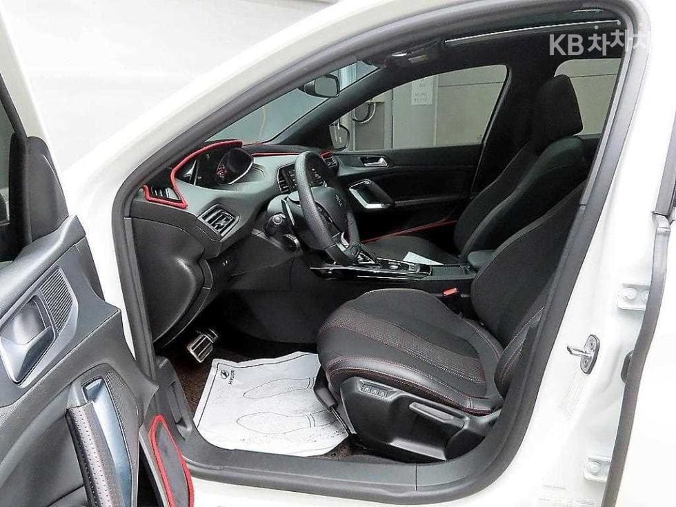 Peugeot 308 Второ поколение1.5 BlueHDi Allure - 5