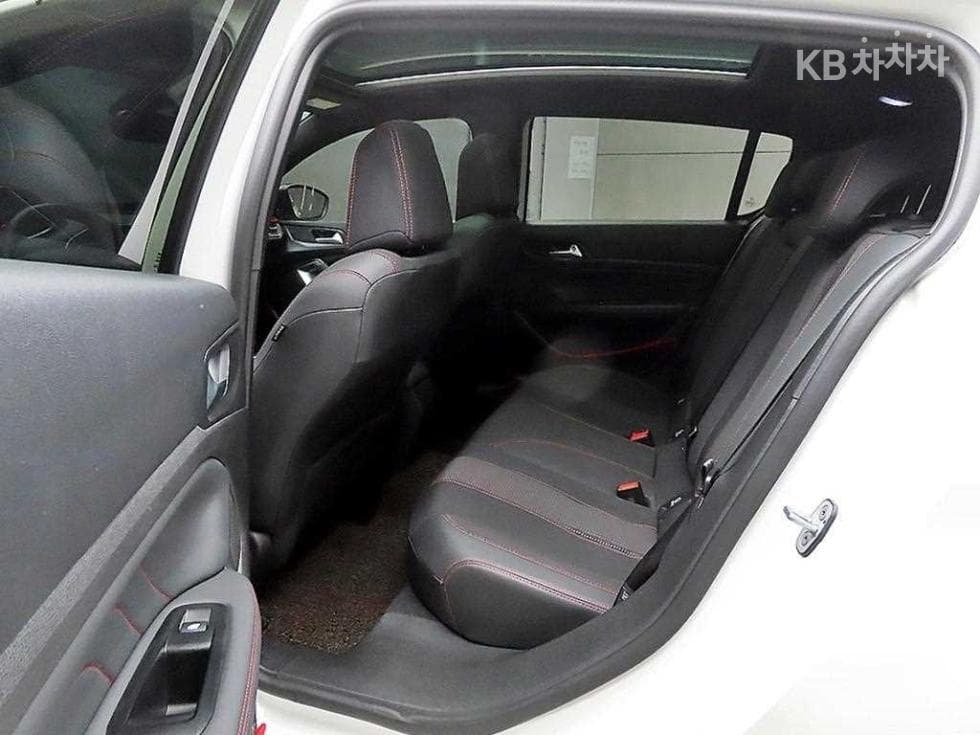 Peugeot 308 Второ поколение1.5 BlueHDi Allure - 6