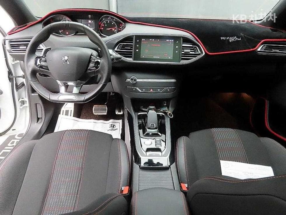 Peugeot 308 Второ поколение1.5 BlueHDi Allure - 7