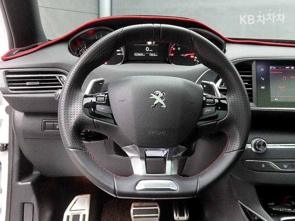 Peugeot 308 Второ поколение1.5 BlueHDi Allure - 9