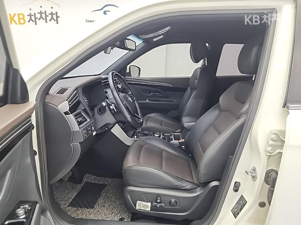 КейДжи Мобилити 뷰티플 코란도1.5 GDi Turbo 2WD C5 Plus - 11