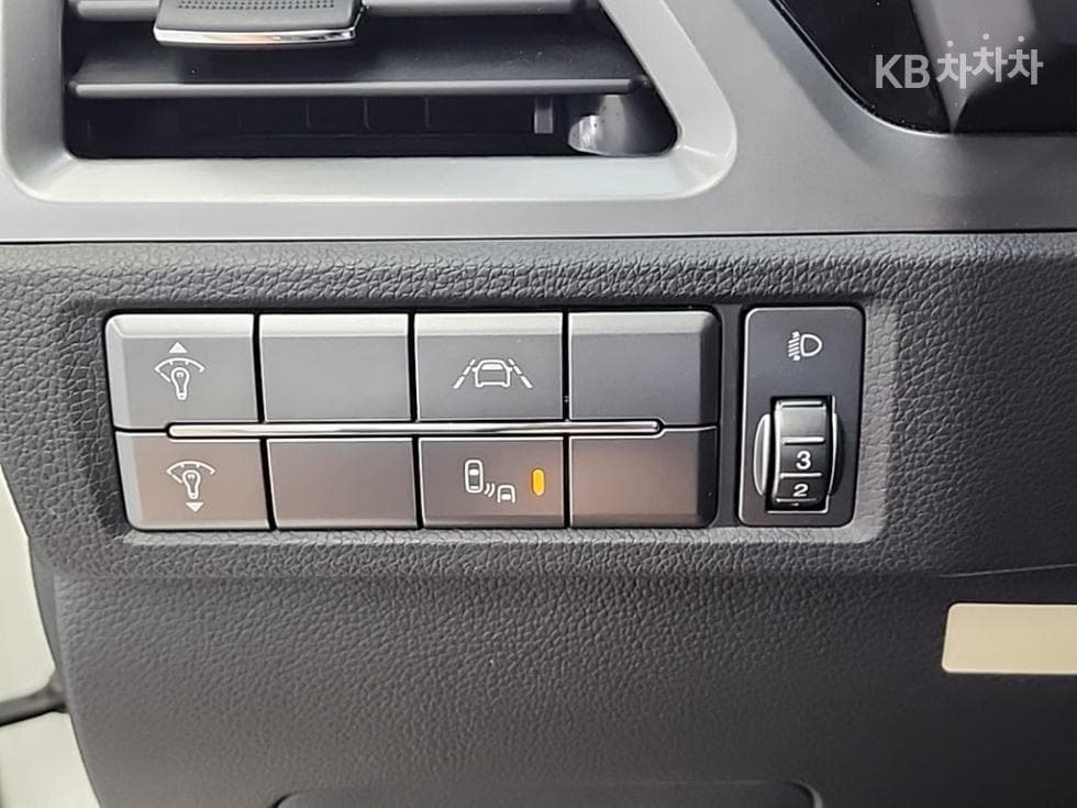 КейДжи Мобилити 뷰티플 코란도1.5 GDi Turbo 2WD C5 Plus - 17